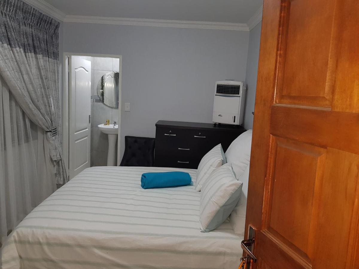 Good 2 Go Guest House 伯诺尼 外观 照片