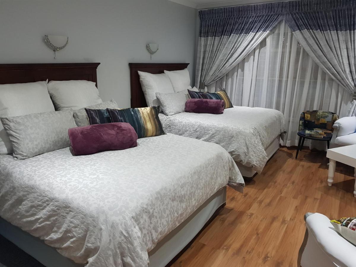 Good 2 Go Guest House 伯诺尼 外观 照片