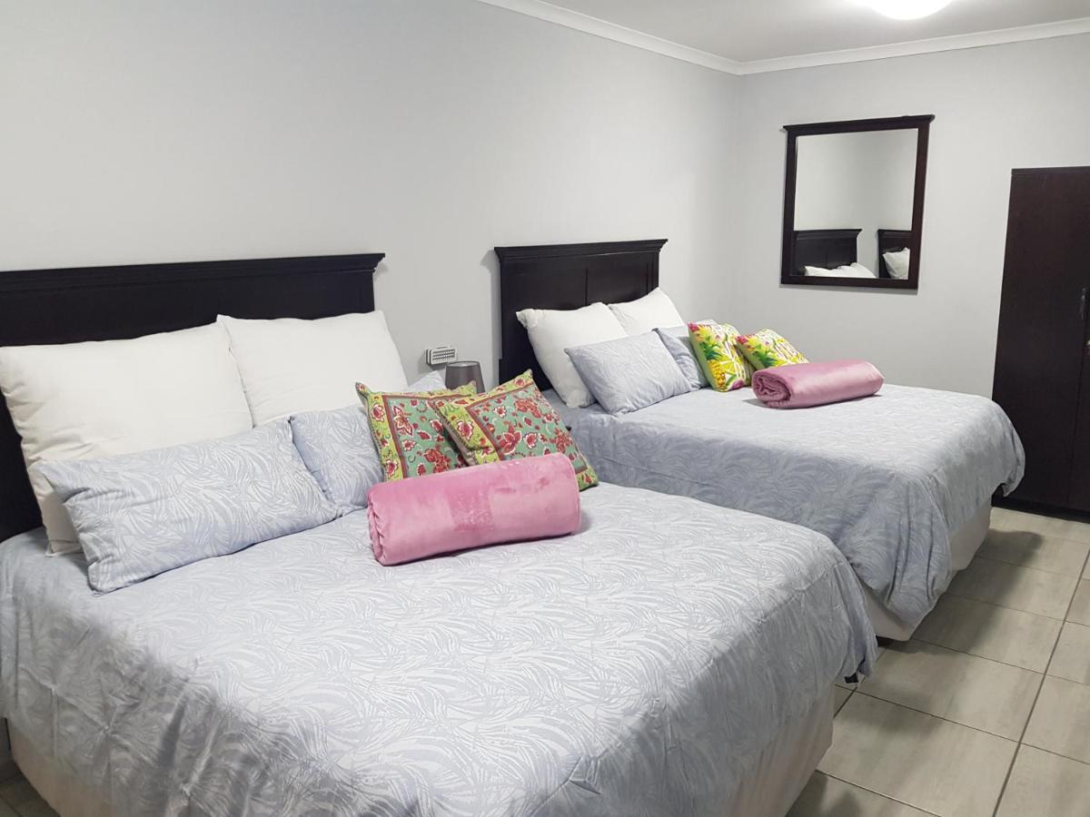 Good 2 Go Guest House 伯诺尼 外观 照片